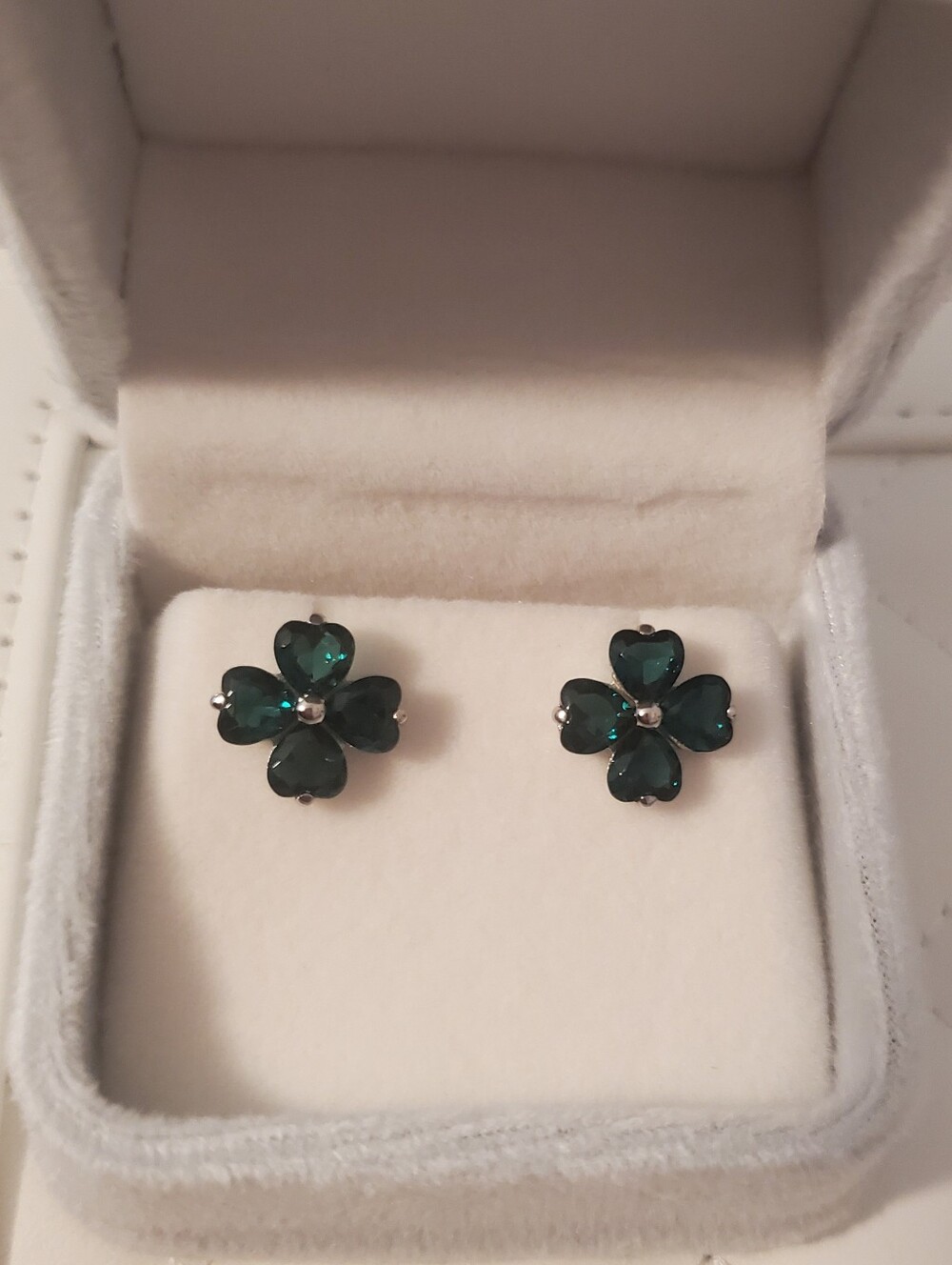 Green Clover Flower Stud Earrings - Sterling Silver